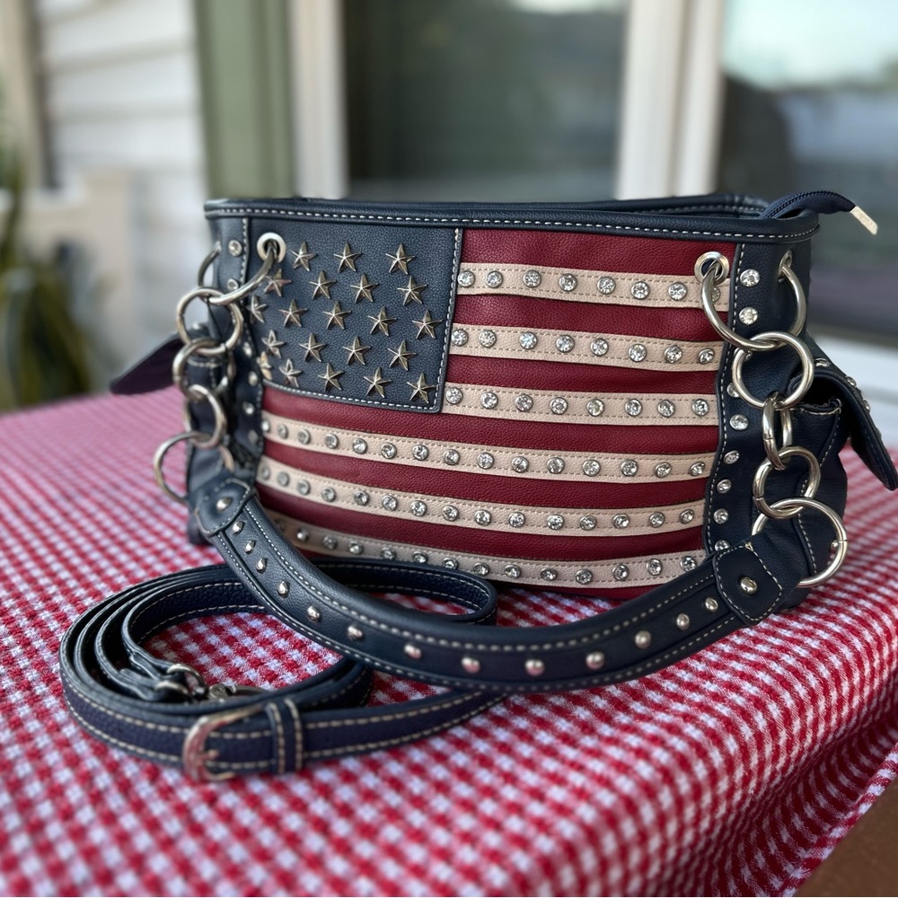 Concealed carry, patriotic bag